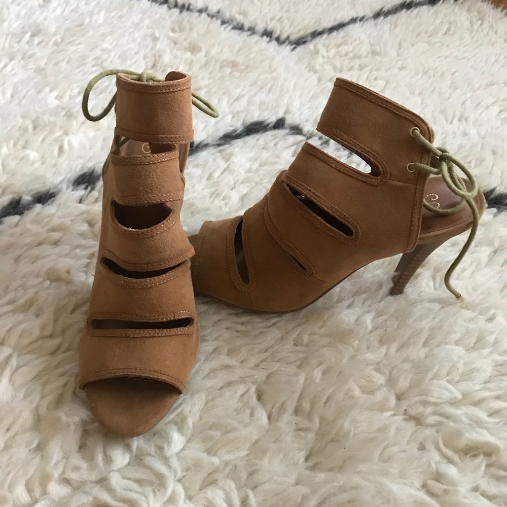 Seychelles heels